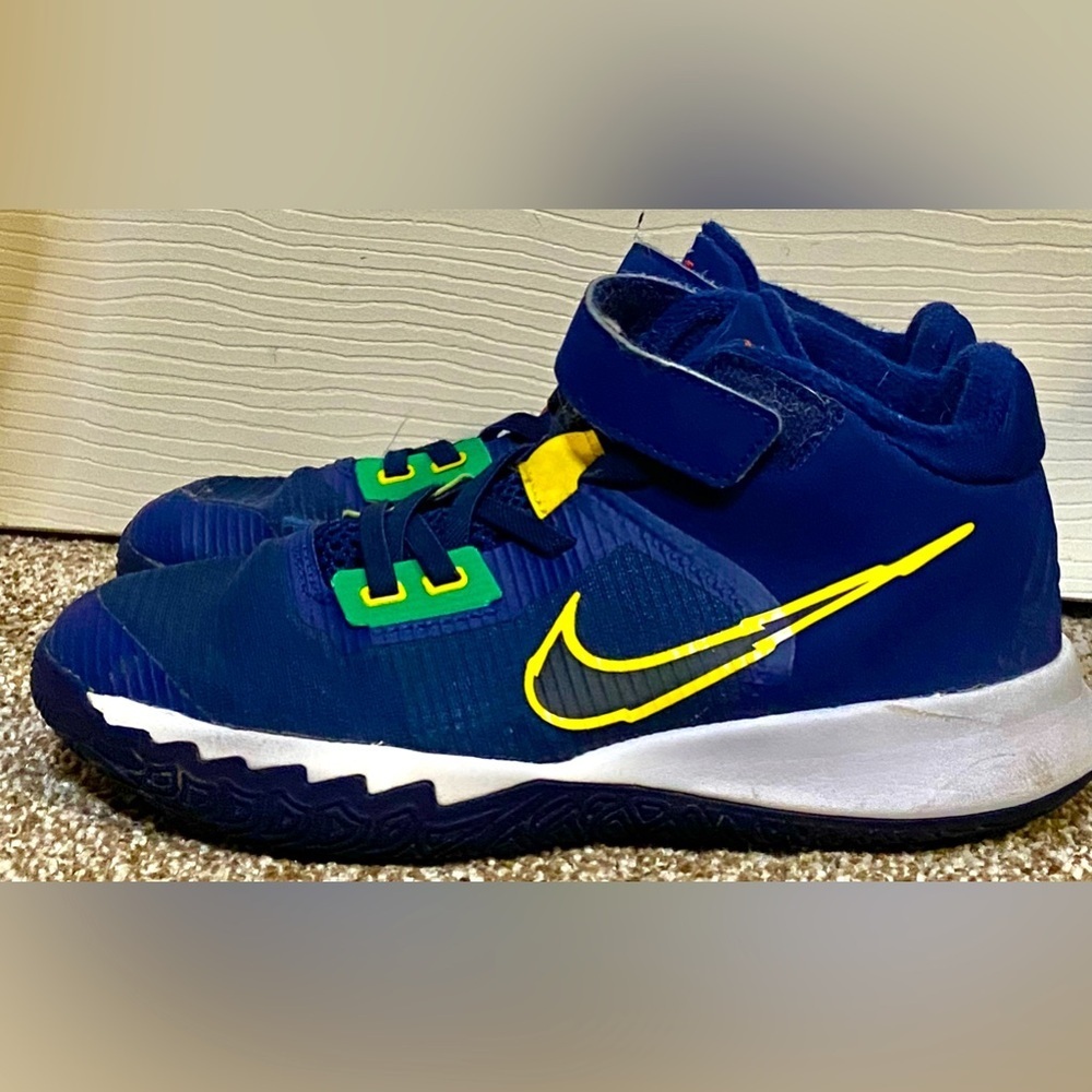 Nike Kyrie Flytrap 4 PS Blue Void Sz 2Y Hook & Loop Sneaker CT5536-400